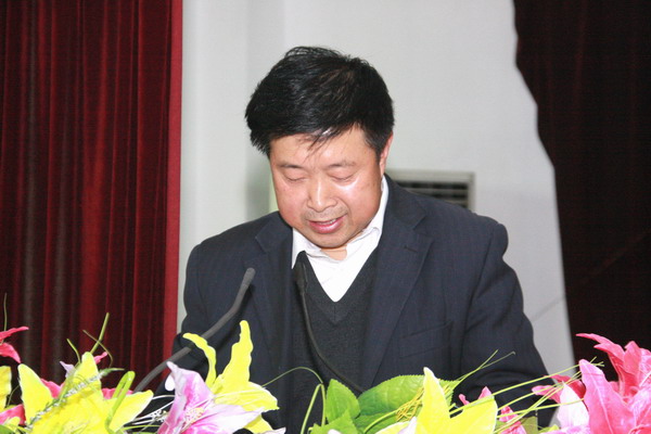 下石節(jié)礦紀(jì)委副書記劉保平同志代表北區(qū)站紀(jì)檢監(jiān)察干部做表態(tài)發(fā)言 下石節(jié)礦紀(jì)委副書記劉保平同志代表北區(qū)站紀(jì)檢監(jiān)察干部做表態(tài)發(fā)言