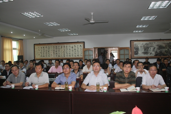 與會(huì)人員通過(guò)聽(tīng)取經(jīng)驗(yàn)報(bào)告受益匪淺 與會(huì)人員通過(guò)聽(tīng)取經(jīng)驗(yàn)報(bào)告受益匪淺