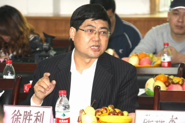 陜西省人口計(jì)生委政法處處長徐勝利同志聽取匯報(bào)